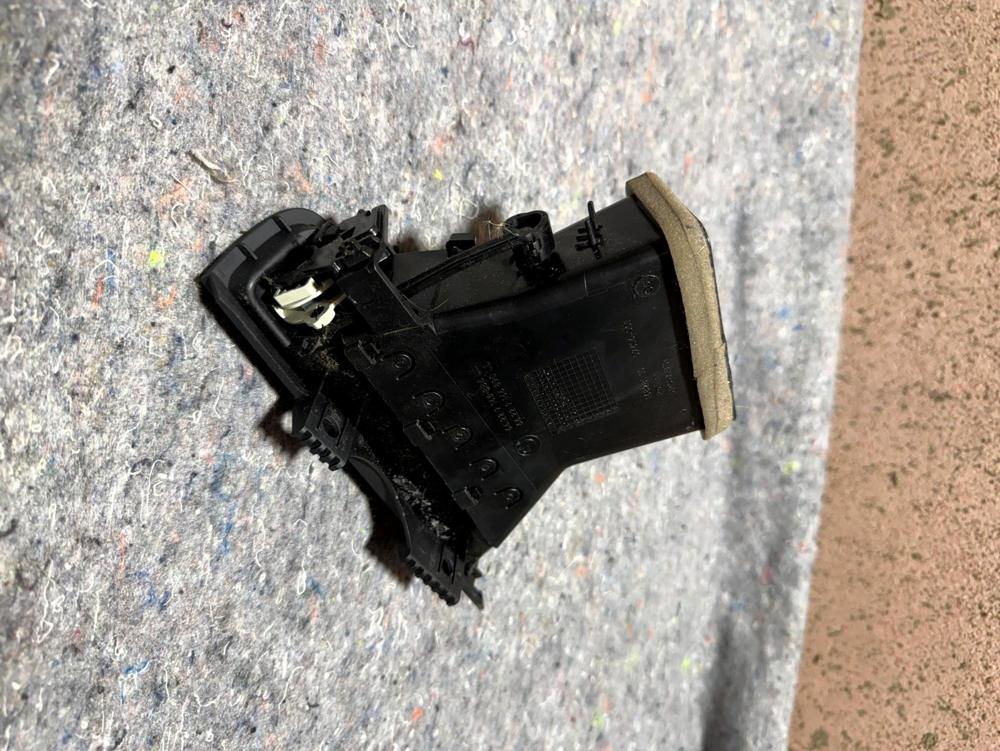 11-16 BMW 535i 550i M5 F10 Right Passenger Dash Airvent Air Vent OEM – photo 2