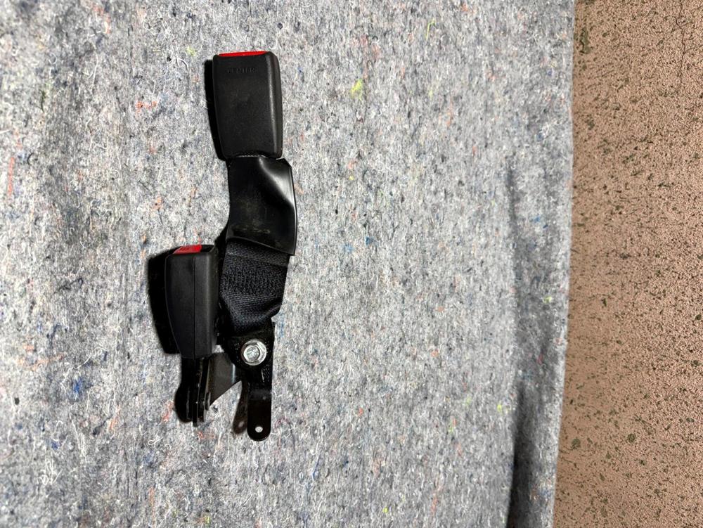 2014-2022 Infiniti Q50 Right Rear Seat Belt Buckle OEM – photo 3