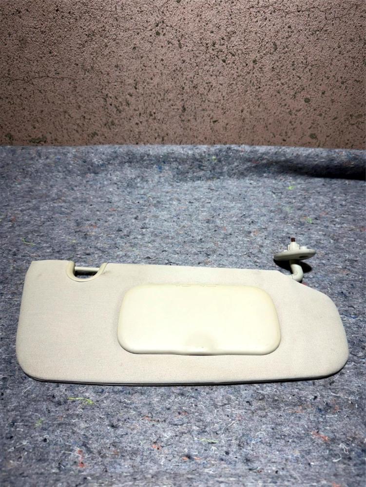 2007-2017 Jeep Patriot Passenger Sun Visor Beige OEM – photo 1