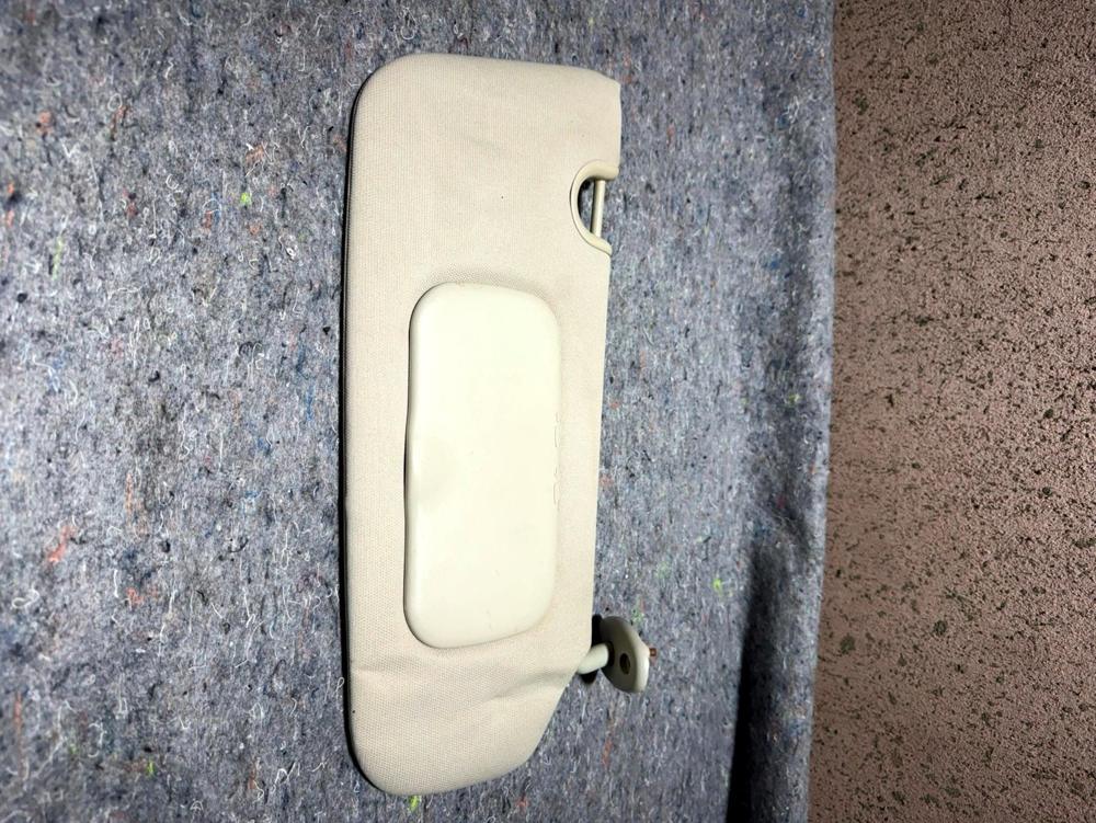 2007-2017 Jeep Patriot Passenger Sun Visor Beige OEM – photo 2