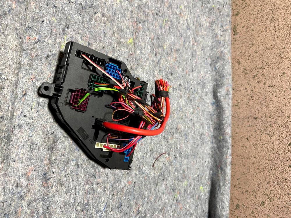 11-17 BMW F01 740LI 750I Rear Trunk Power Fuse Box Relay Module 9234442301 OEM – photo 4
