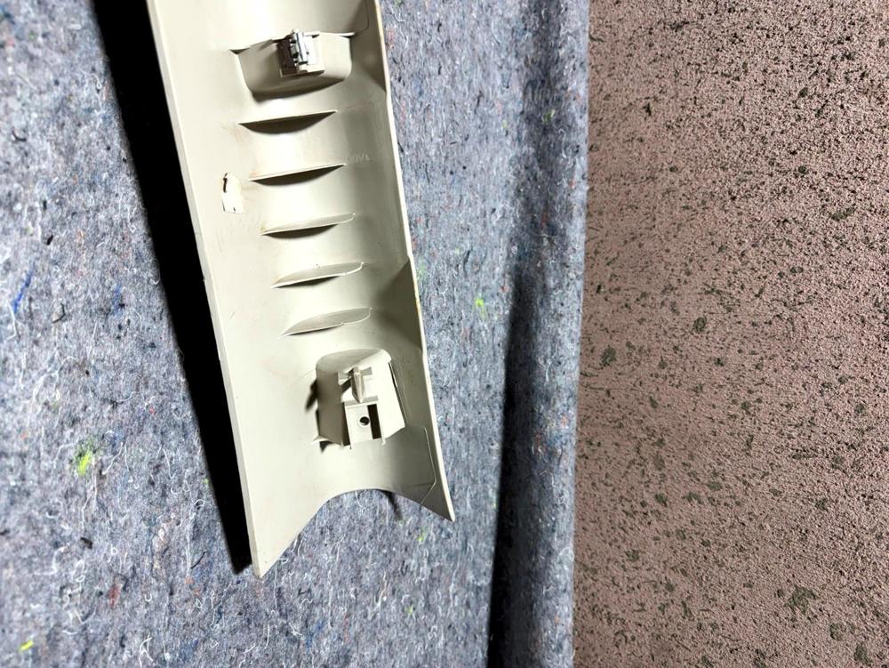 2010 Jeep Ocmpass Patriot a Pillar Windshield Trim Passenger RH 2007-2017 – photo 2