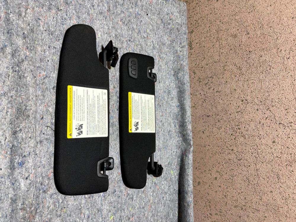 2018 Ford Mustang Shelby GT350 Sun Visors Both Side OEM – photo 4