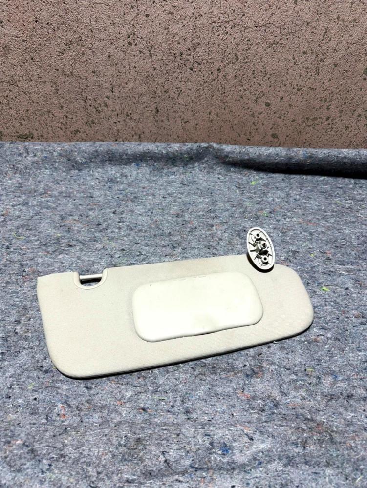 2007-2017 Jeep Patriot Passenger Sun Visor Beige OEM – photo 1