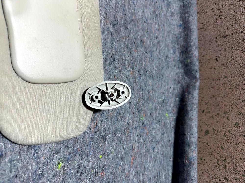 2007-2017 Jeep Patriot Passenger Sun Visor Beige OEM – photo 2