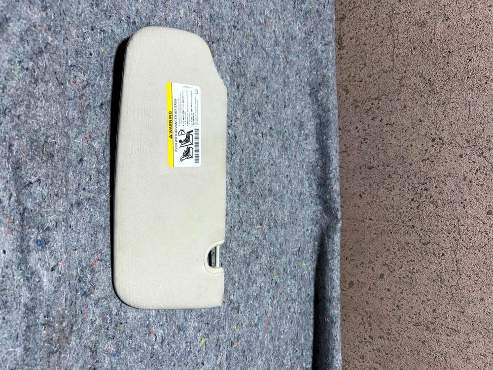 2007-2017 Jeep Patriot Passenger Sun Visor Beige OEM – photo 4