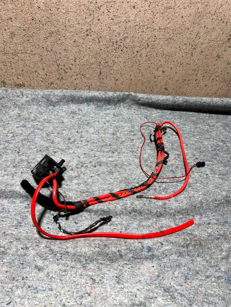BMW F01 F02 F04 F10 F11 F30 F31 Battery Cable Relay 7661503 / 01 – photo 1