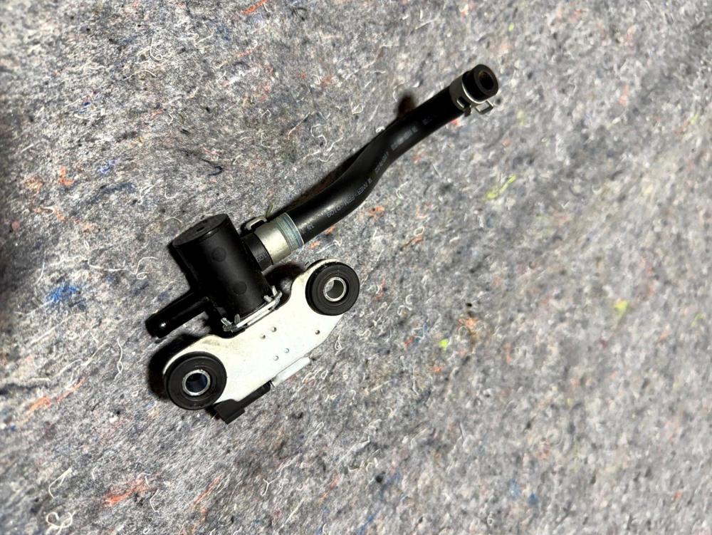Infiniti Q50 M/t Vapor Canister Vaccum Purge Solenoid Vsv K5T45597 – photo 4