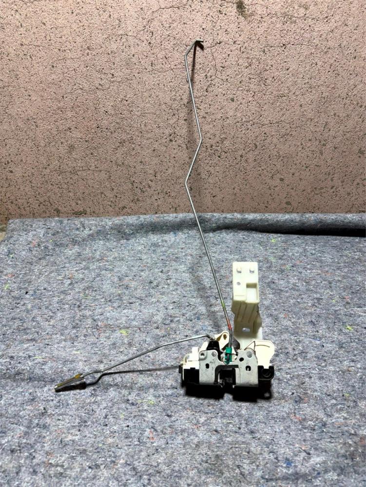 2013-2016 Jeep Compass Door Lock Latch Actuator Front Left Side OEM P04589417AH – photo 1