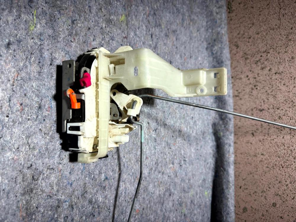 2013-2016 Jeep Compass Door Lock Latch Actuator Front Left Side OEM P04589417AH – photo 2