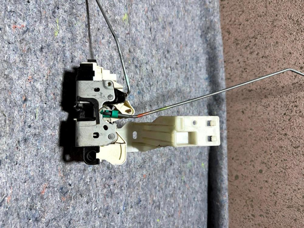 2013-2016 Jeep Compass Door Lock Latch Actuator Front Left Side OEM P04589417AH – photo 3