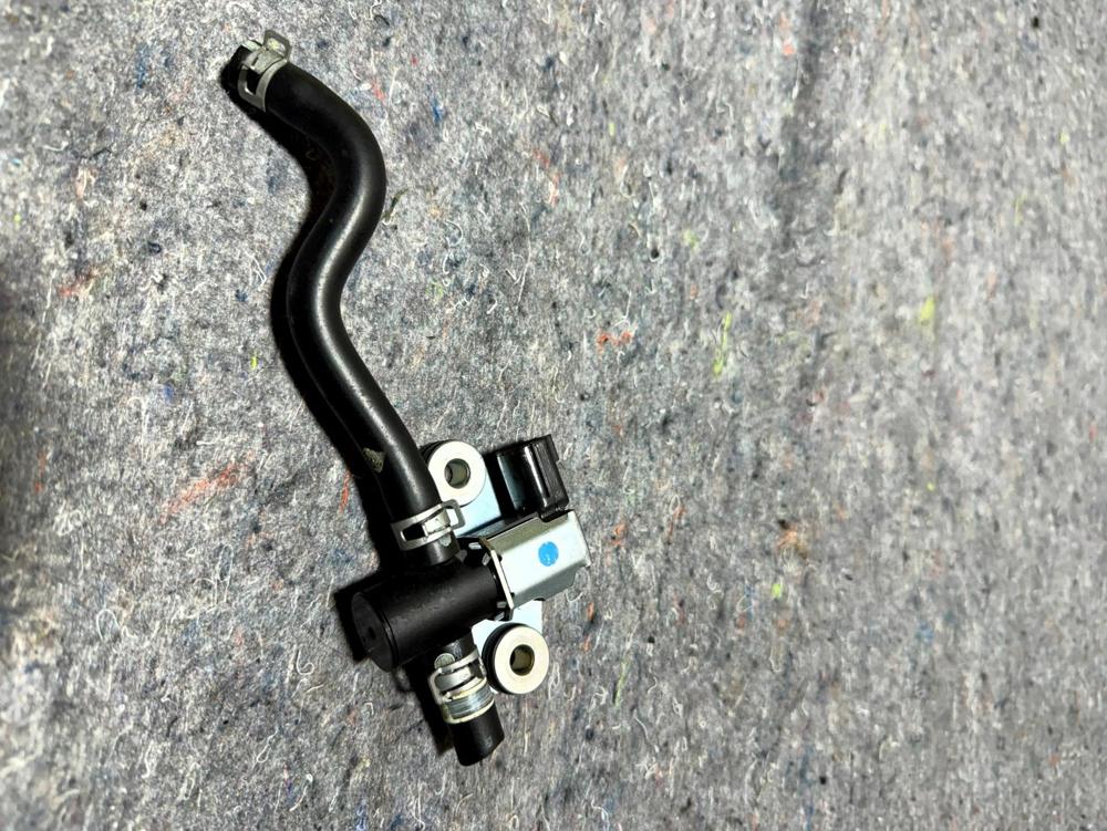 Infiniti Q50 M/t Vapor Canister Vacuum Purge Solenoid Vsv K5T46697 – photo 4