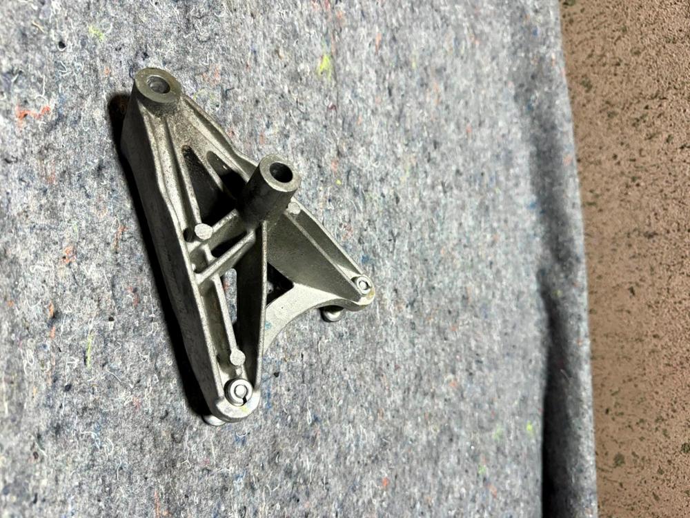 Jeep Wrangler Alternator Mounting Bracket 04627047AA 12-17 16155 – photo 4