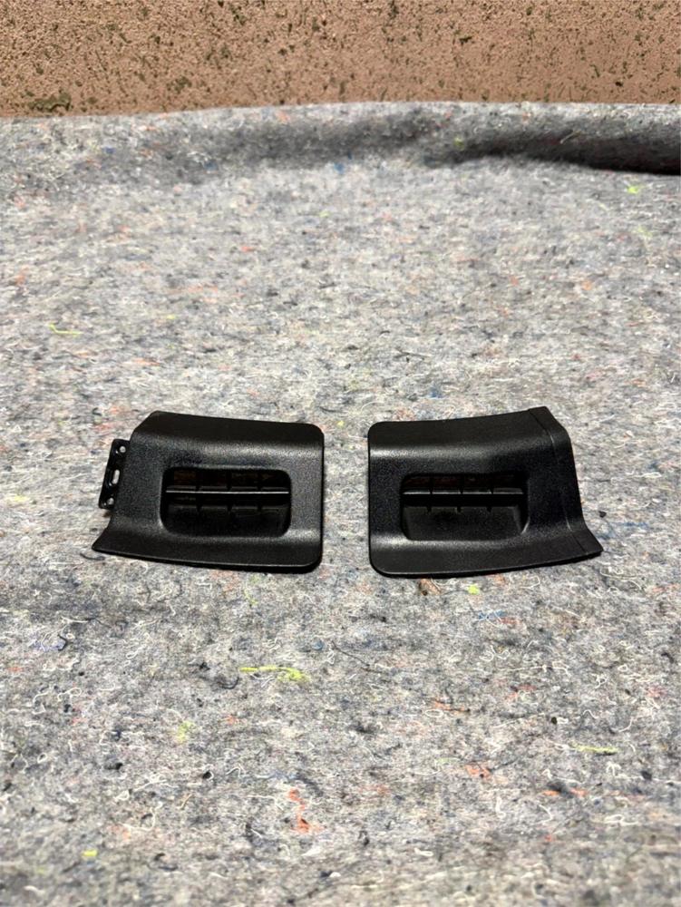 2014-2020 Maserati Ghibli Rear Floor Vent Duct Cap Cover Trim OEM Set – photo 1
