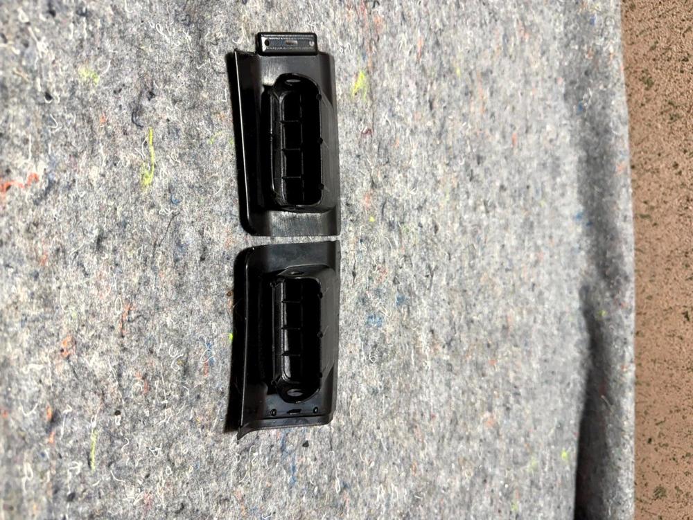 2014-2020 Maserati Ghibli Rear Floor Vent Duct Cap Cover Trim OEM Set – photo 2
