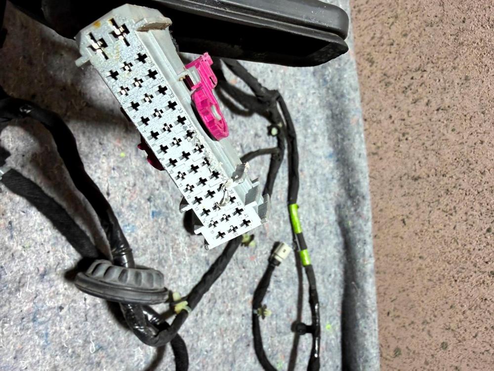 2014-2019 Chevy Impala Rear Right Door Wiring Harness 23104515 – photo 2