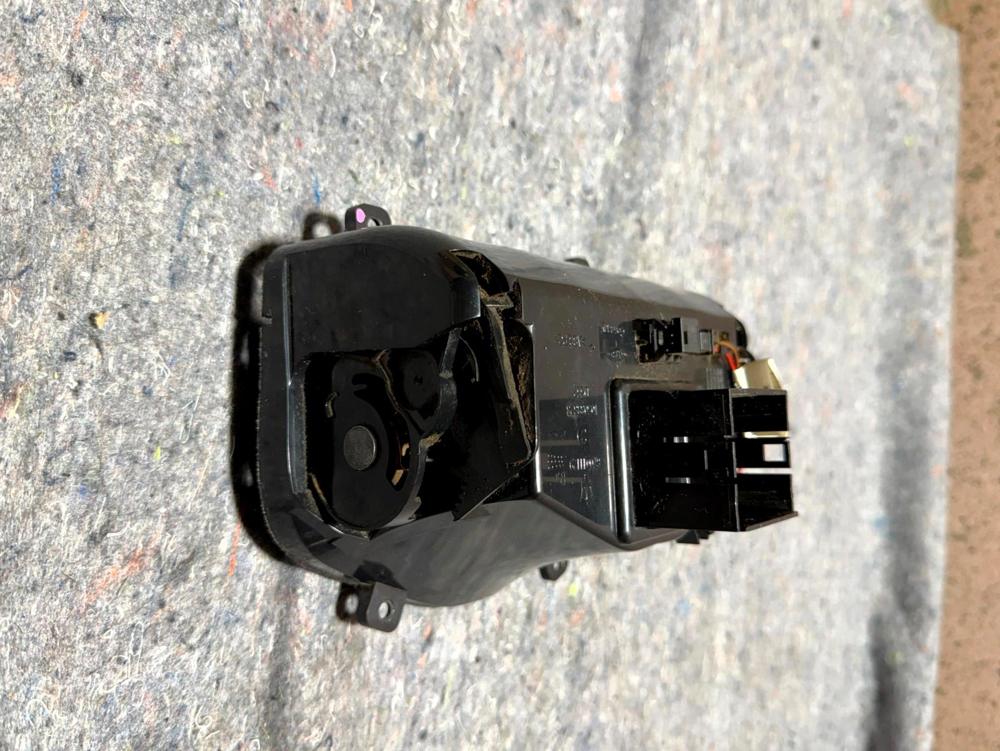 Maserati Quattroporte Center Console Storage Tray OEM 670011129 2014-2020 – photo 4