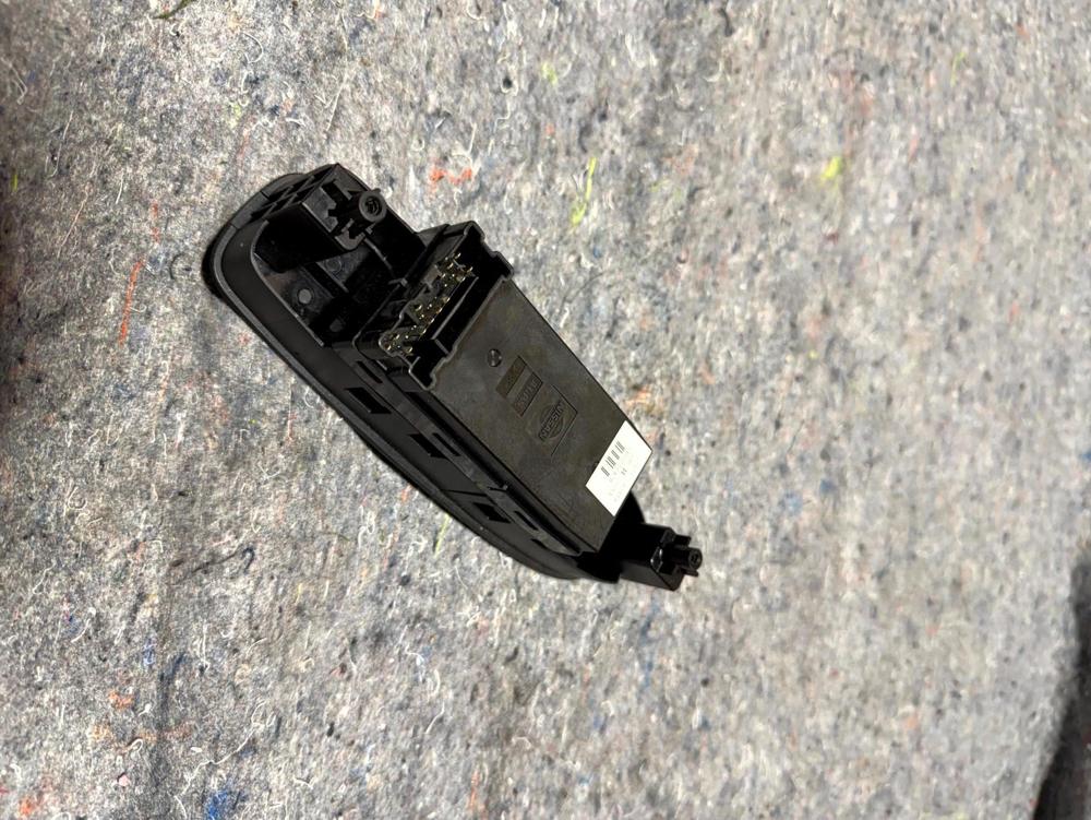 2014-2020 Infiniti Q50 Right Front Window Switch OEM 254114GA1A – photo 3
