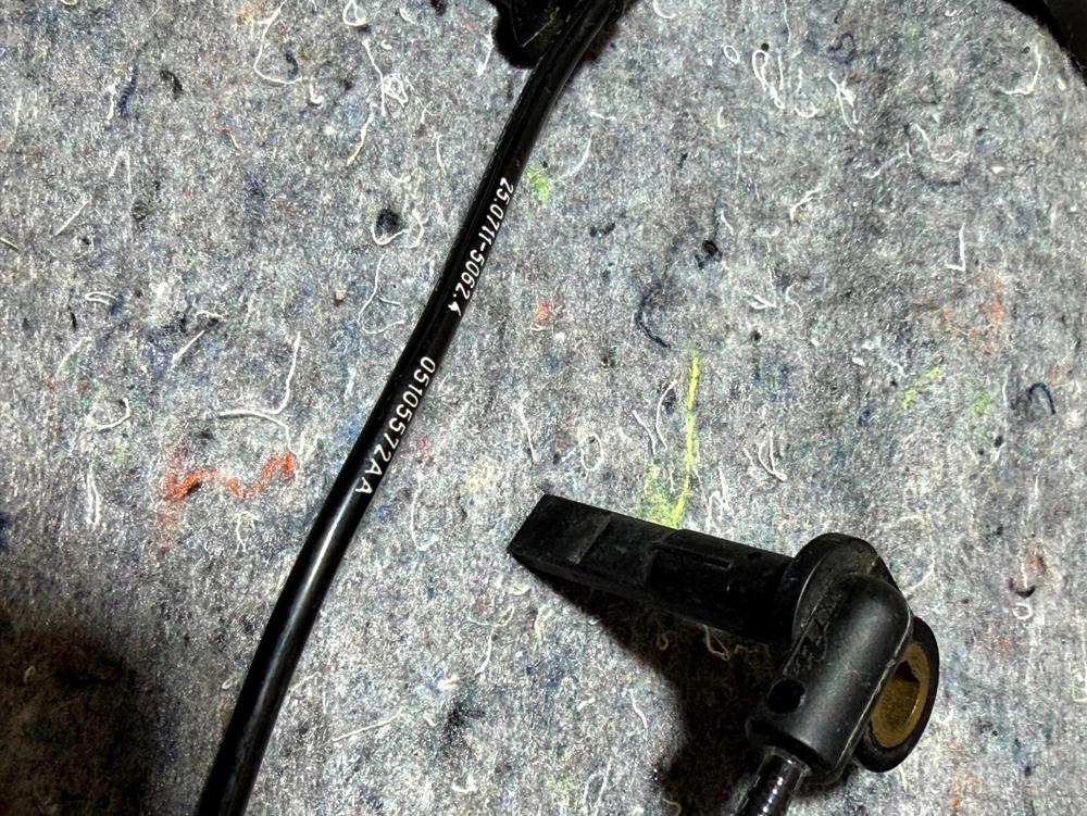 2012-2017 Jeep Compass Patriot Front Right ABS Speed Sensor 05105572AA OEM – photo 3