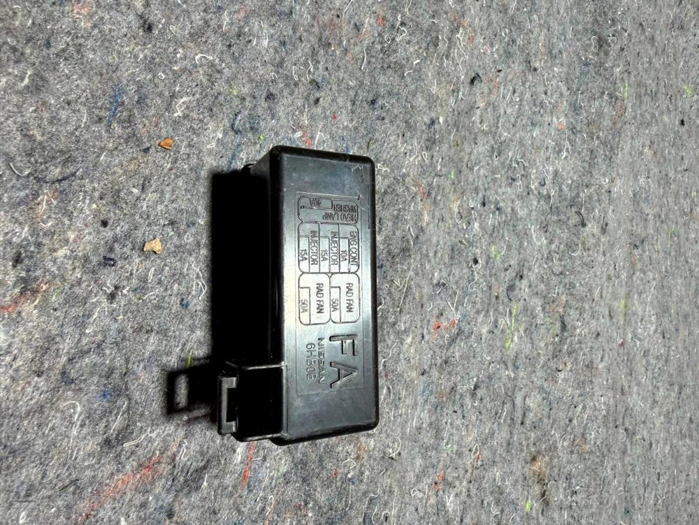 2014-2016 Infniti Q50 Front Engine Bay Fuse Box 6HB0B OEM – photo 3