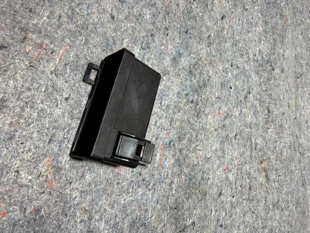 2014-2016 Infniti Q50 Front Engine Bay Fuse Box 6HB0B OEM – photo 4