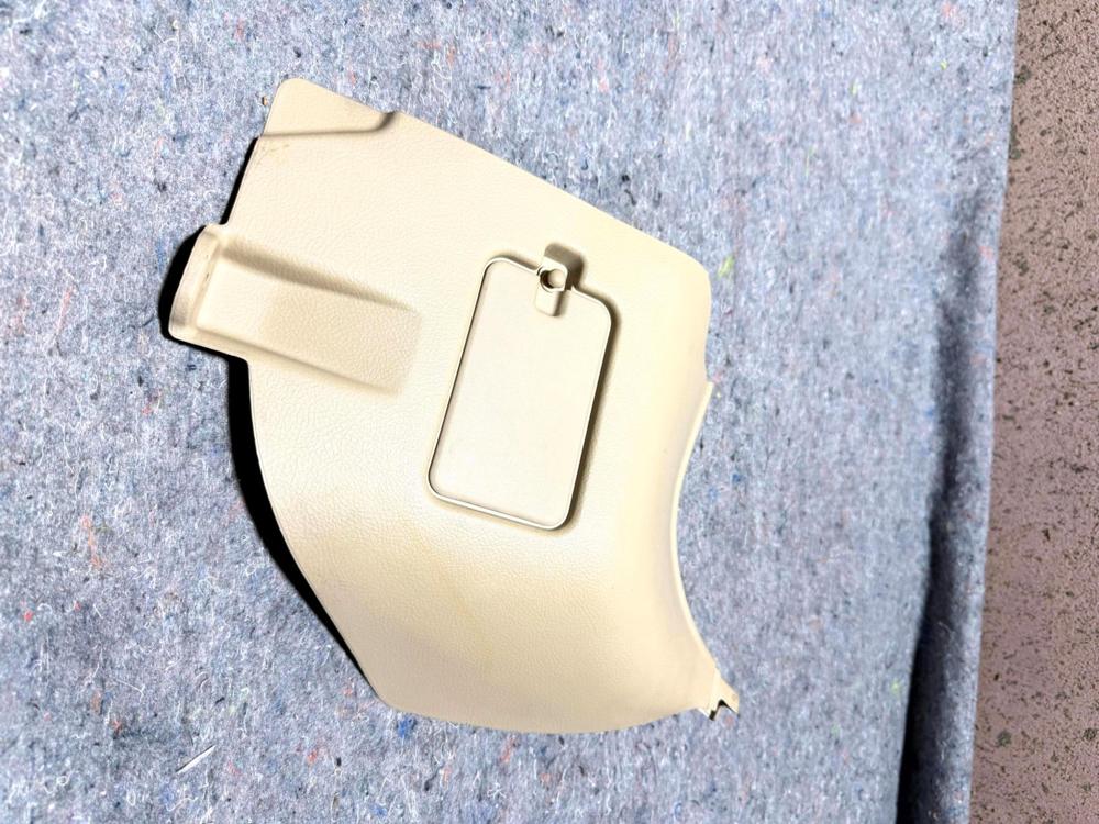 01-05 Lexus JCE10 IS300 Tan Front Right Lower Kick Trim Cover 62111-53010 OEM – photo 2