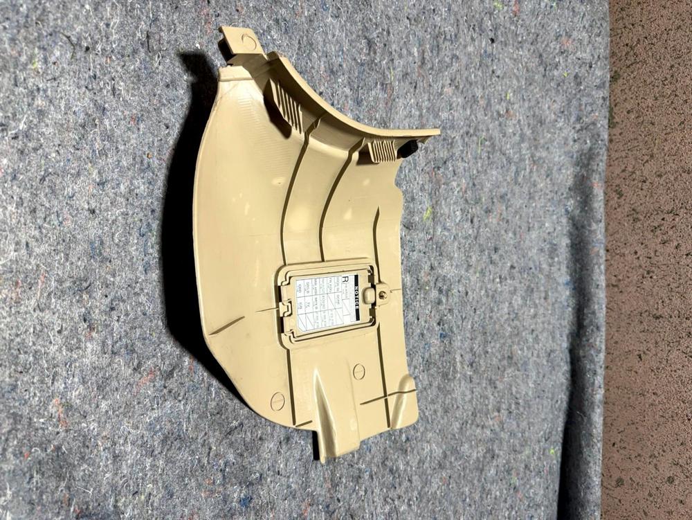 01-05 Lexus JCE10 IS300 Tan Front Right Lower Kick Trim Cover 62111-53010 OEM – photo 4