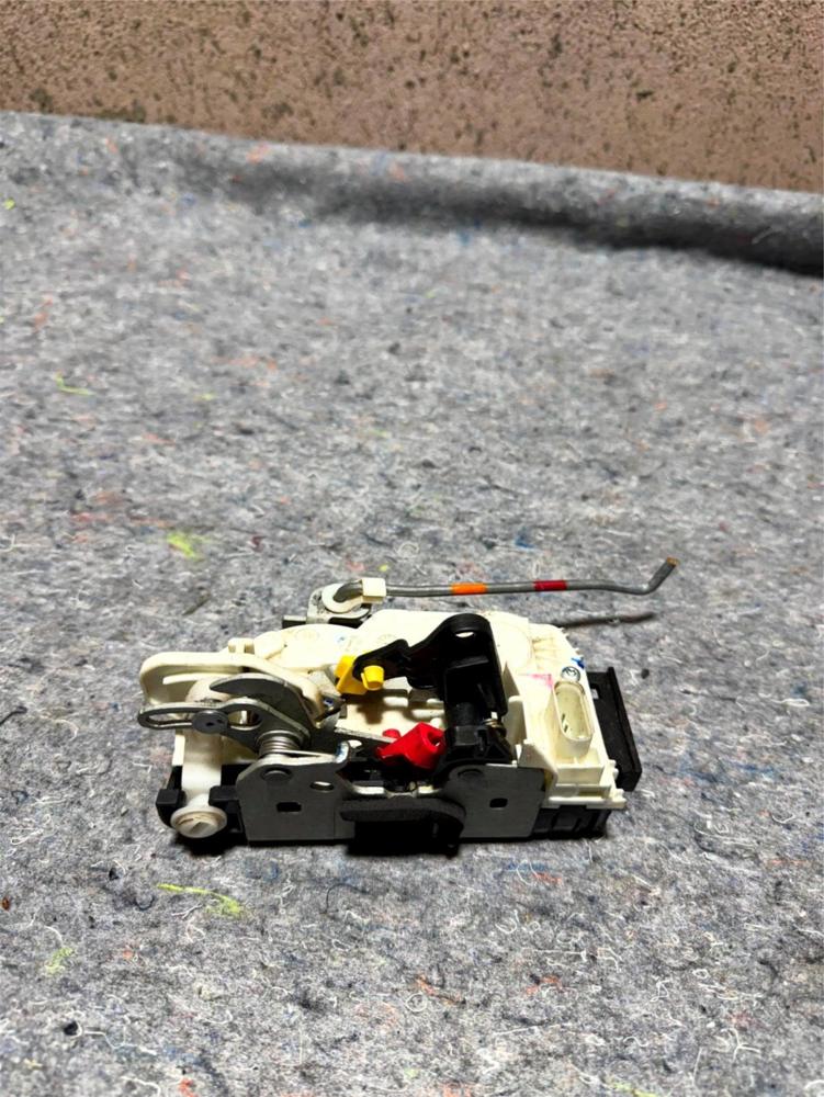 2013-2018 Dodge RAM 1500 Right Rear Passenger Door Lock Actuator OEM P05689650AD – photo 1