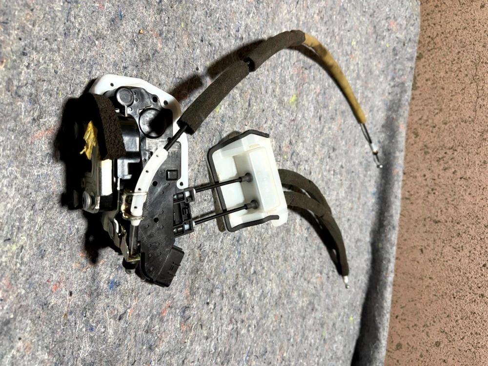 14-22 Infiniti Q50 Front Right Door Lock & Remote Control Actuator – photo 2