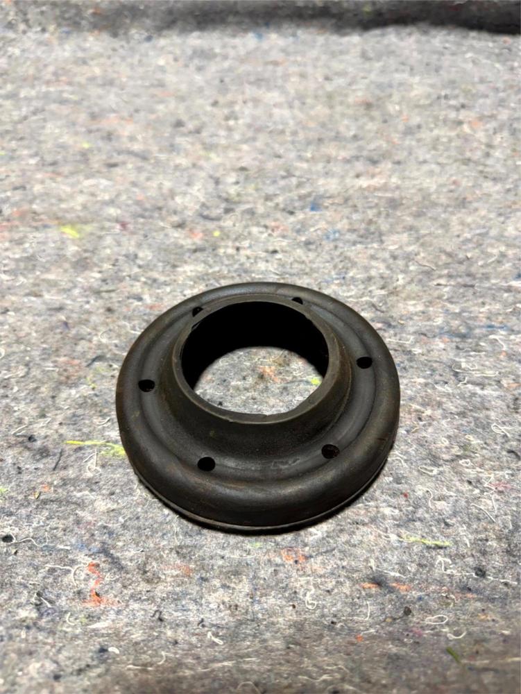 Genuine OEM Mopar Front Coil Spring Insulator for Jeep Wrangler – photo 1