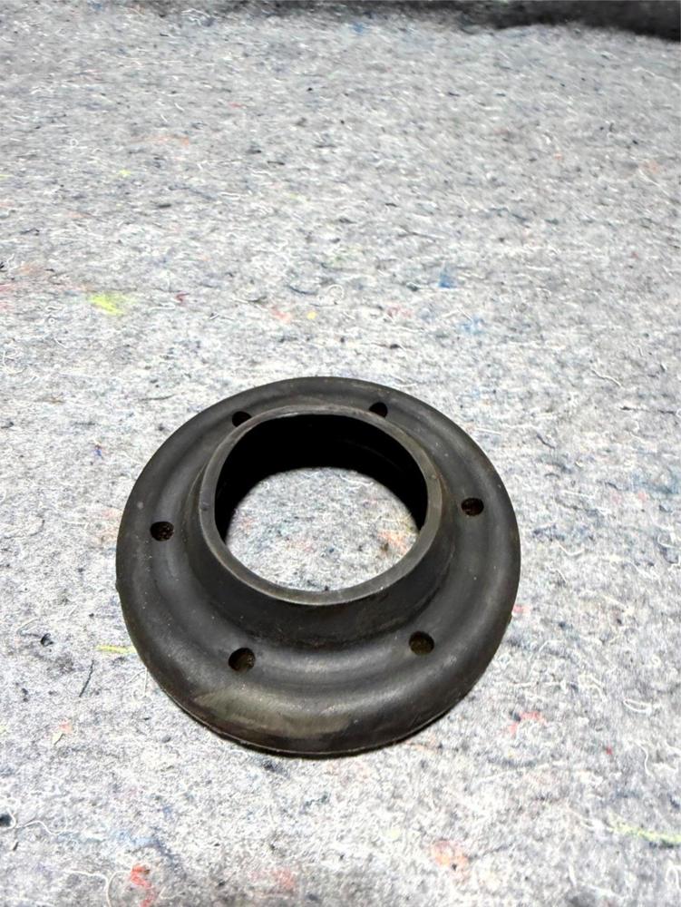 Genuine OEM Mopar Front Coil Spring Insulator for Jeep Wrangler – photo 1