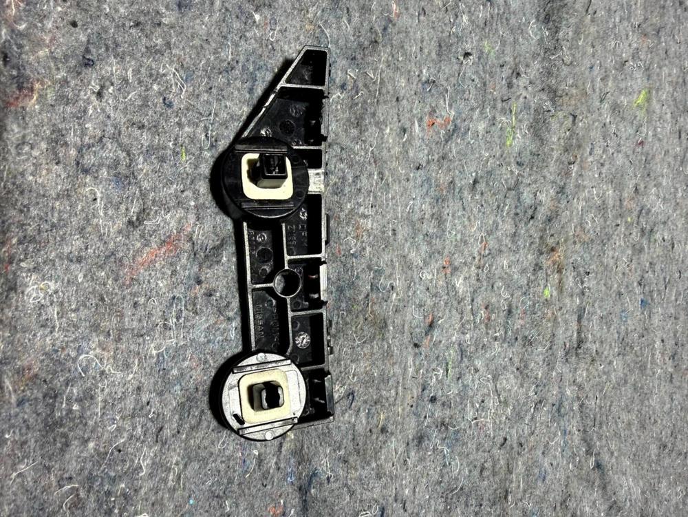 2014-2024 Infiniti Q50 Rear Bumper Left Side Mount Bracket OEM 852254GA0A – photo 2