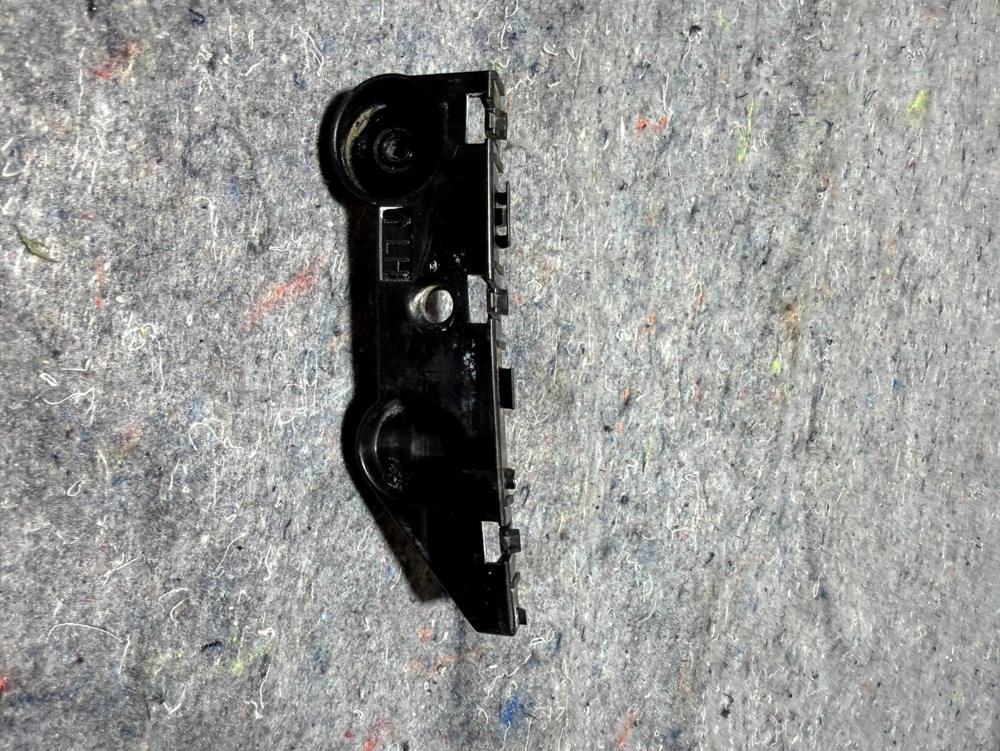 2014-2024 Infiniti Q50 Rear Bumper Left Side Mount Bracket OEM 852254GA0A – photo 3