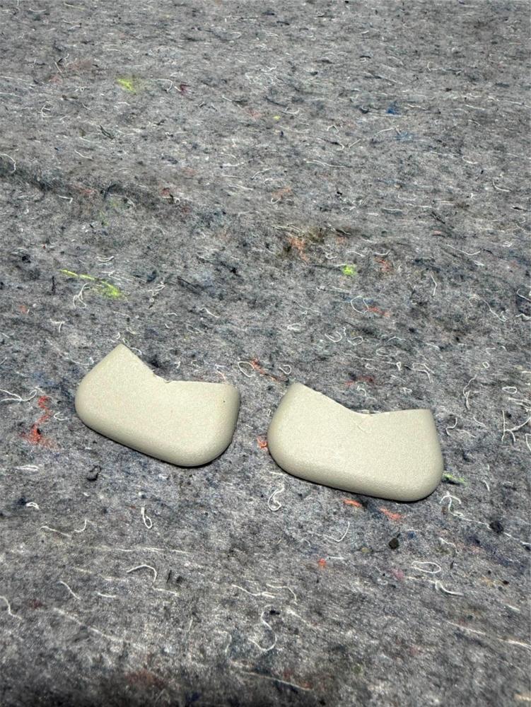 964205NA0A Sun Visor Cover Clips OEM Infiniti Q50 – photo 1