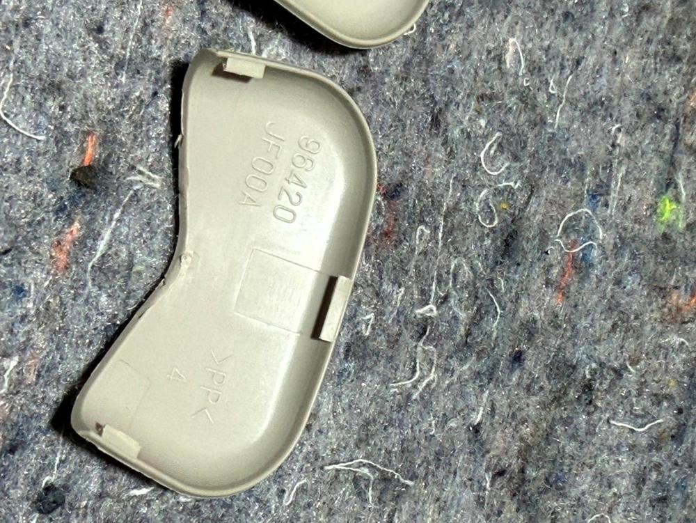 964205NA0A Sun Visor Cover Clips OEM Infiniti Q50 – photo 4