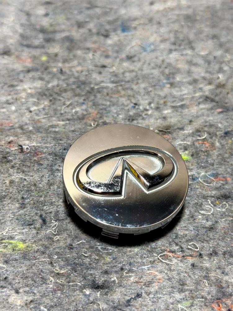 Infiniti Chrome OEM Center Caps 2-1/8" 40343 – photo 1