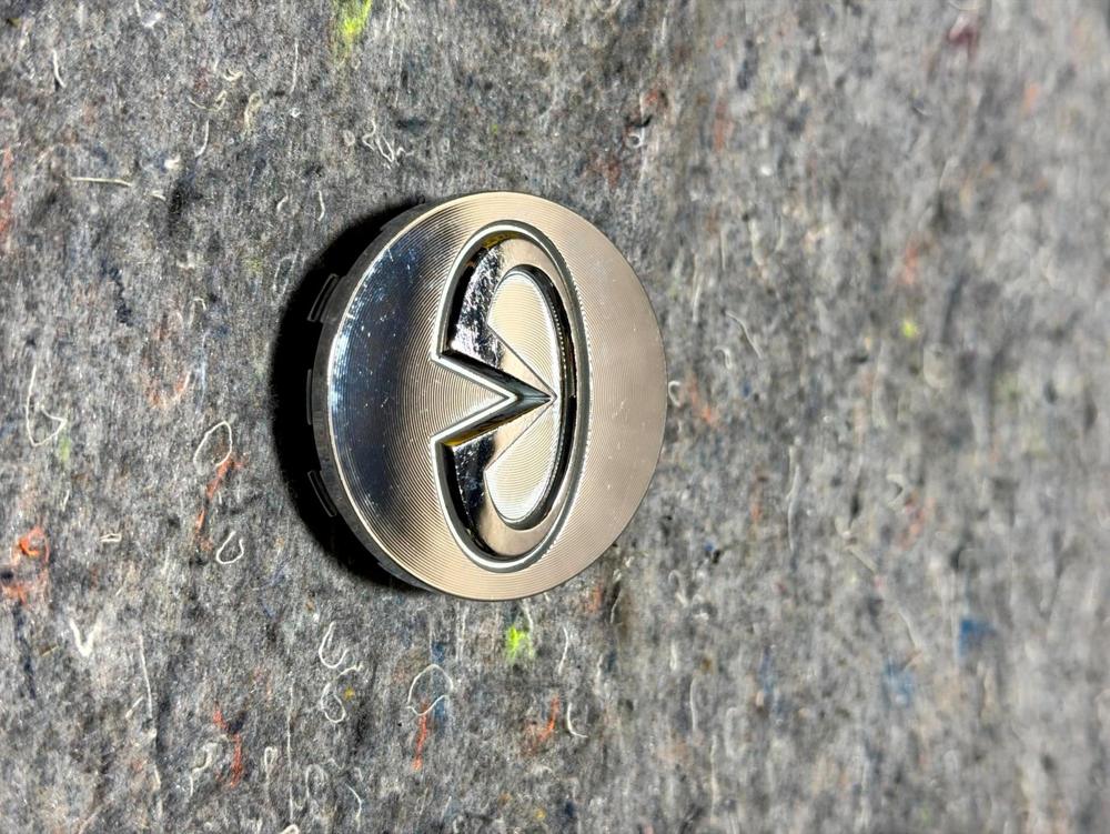 Infiniti Chrome OEM Center Caps 2-1/8" 40343 – photo 3