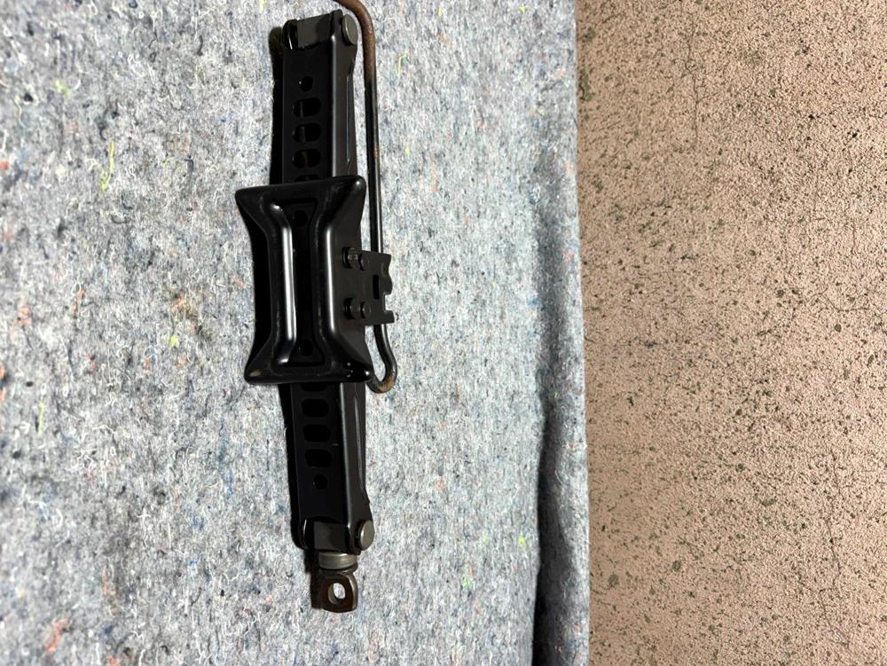 Genuine OEM Toyota 09111-0W160 Emergency Jack Assy – photo 4