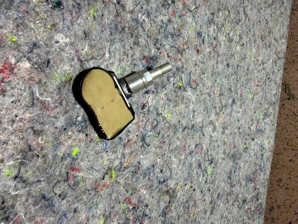 2015 Infiniti Q50 Tire Pressure Monitoring Sensor 407004GA0B OEM – photo 2