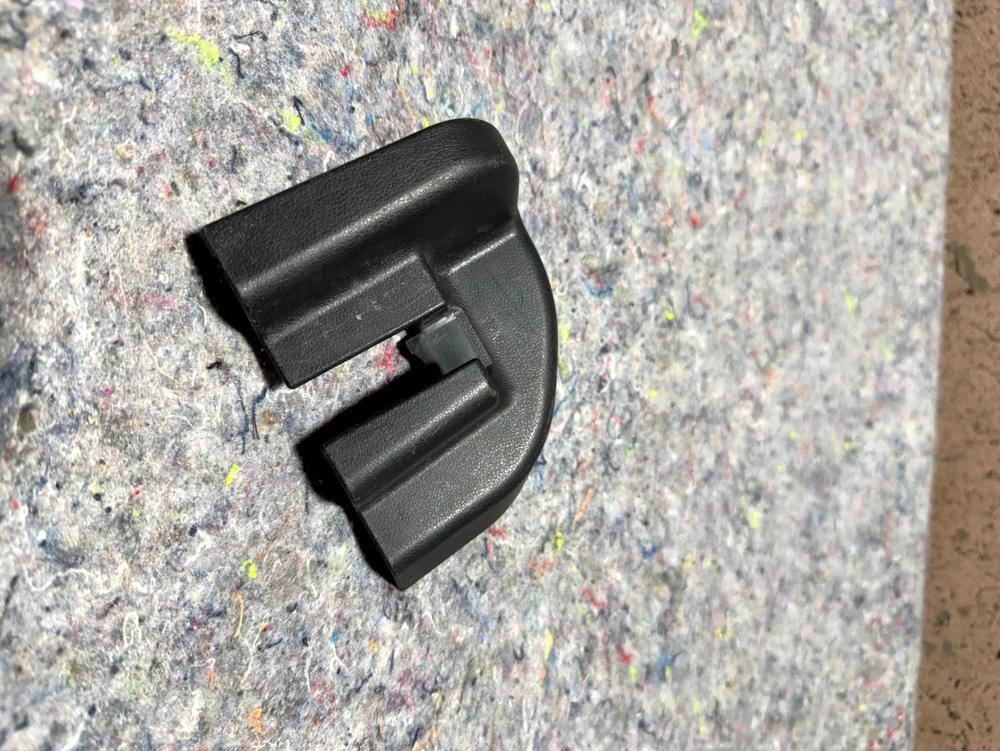 05-10 Toyota Scion Tc Outer Left Seat Track Cover Plastic Black 72157-21020 OEM – photo 2