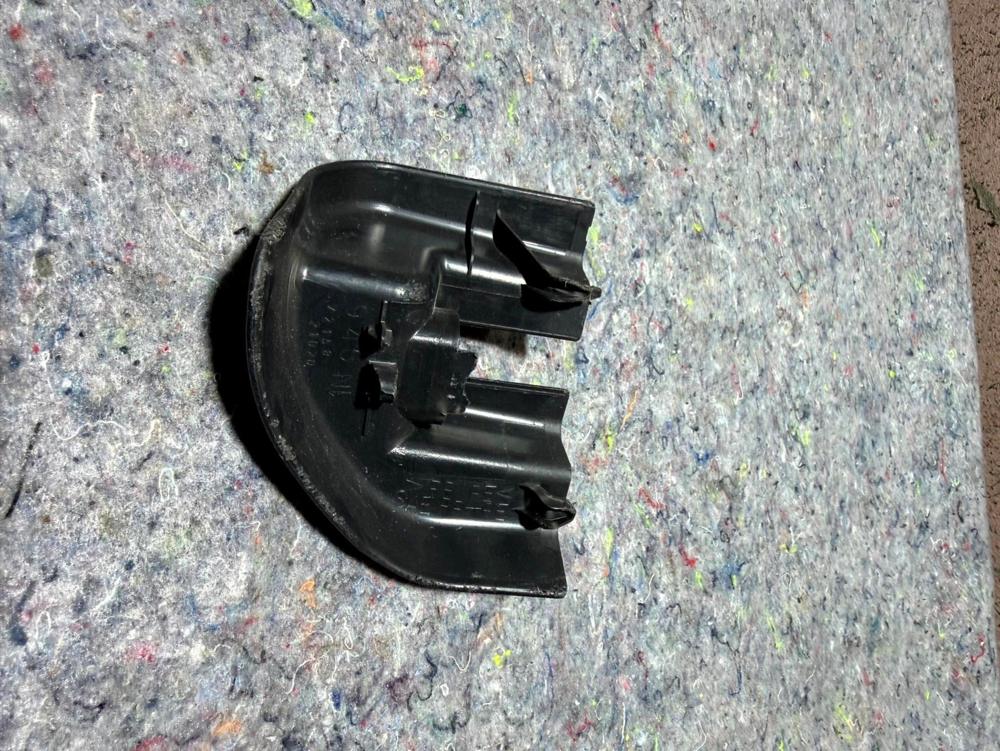 05-10 Toyota Scion Tc Outer Left Seat Track Cover Plastic Black 72157-21020 OEM – photo 3