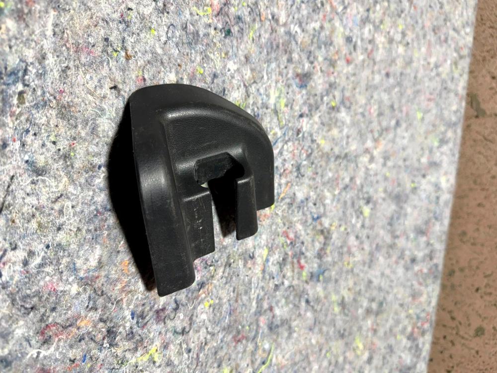 05-10 Toyota Scion Tc Outer Left Seat Track Cover Plastic Black 72157-21020 OEM – photo 4