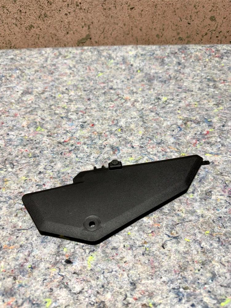 Left Small Air Box Side Cover for Kawasaki Ninja 300 2013-2017 OEM 14092-0954 – photo 1