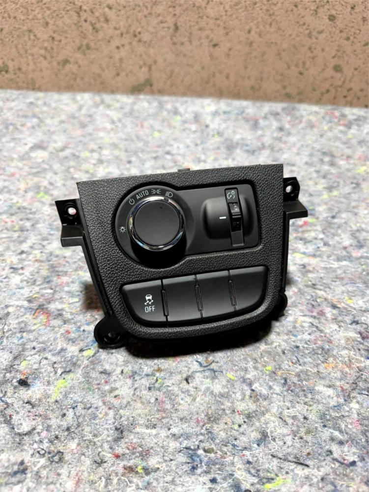 21 Chevy Spark Headlight Control W/traction Control Switch 95248626 – photo 1