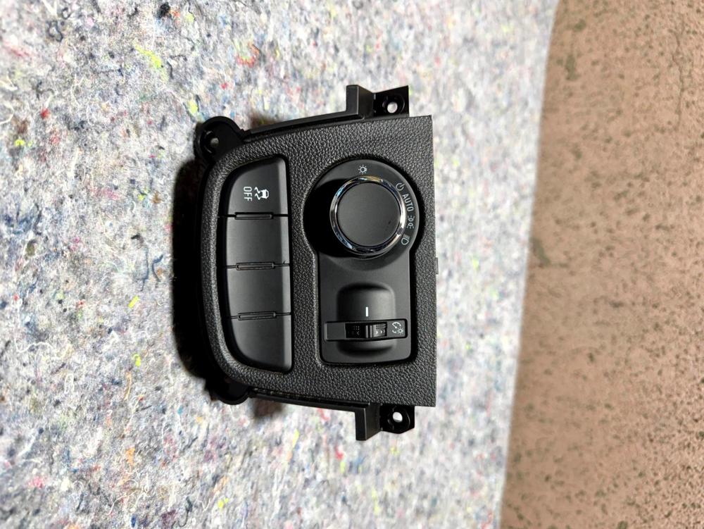 21 Chevy Spark Headlight Control W/traction Control Switch 95248626 – photo 3