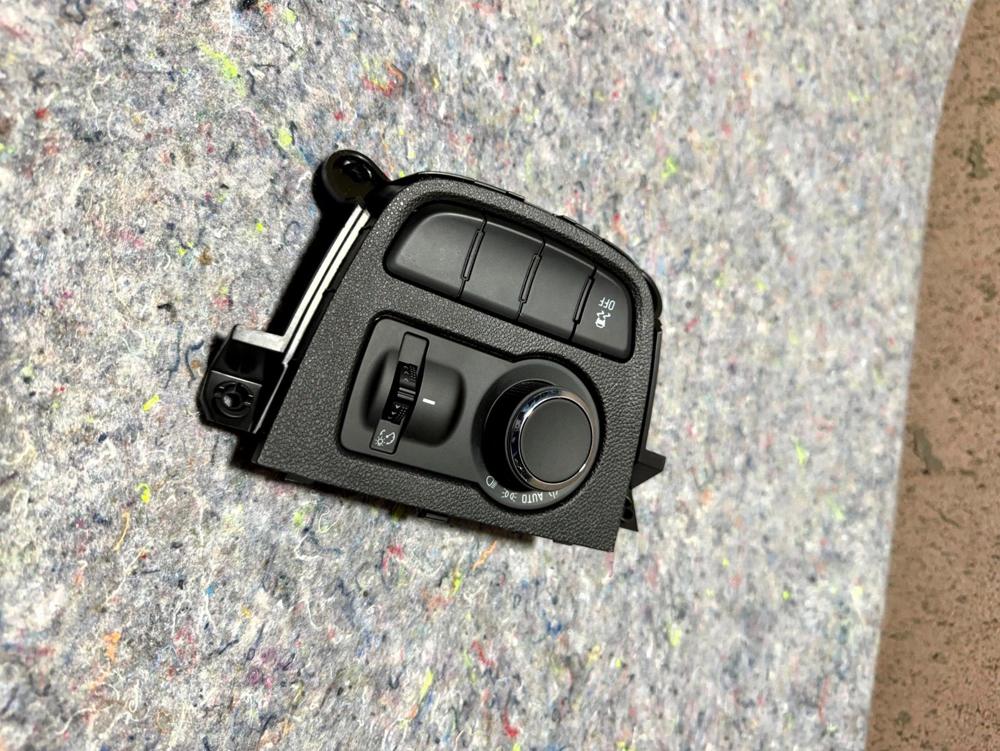 21 Chevy Spark Headlight Control W/traction Control Switch 95248626 – photo 4