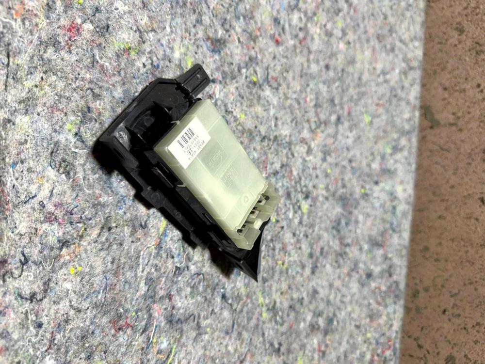 14-24 Infiniti Q50 Rear Right Eh Side Door Window Control Switch Panel OEM – photo 4
