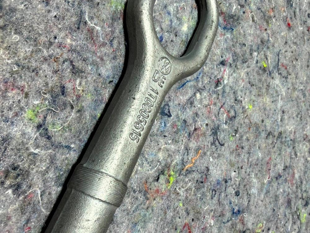 VW OEM Tow Hook 1T0805615 – photo 2
