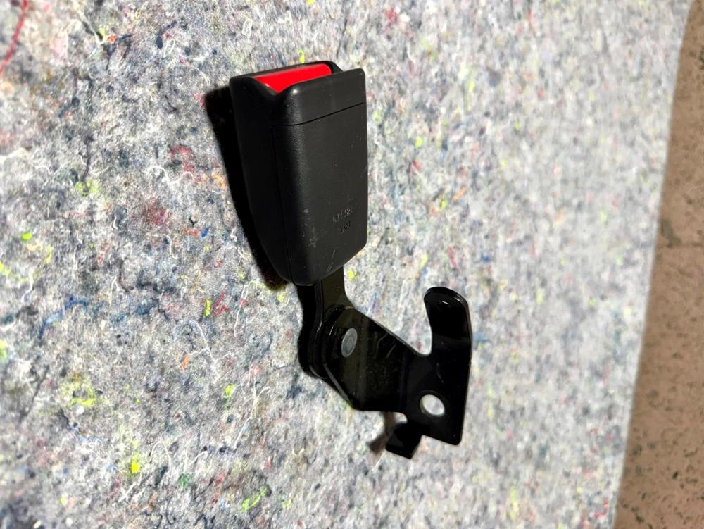2018-2020 Infiniti Q50 Rear Right Passenger Side Seat Belt Buckle OEM – photo 3
