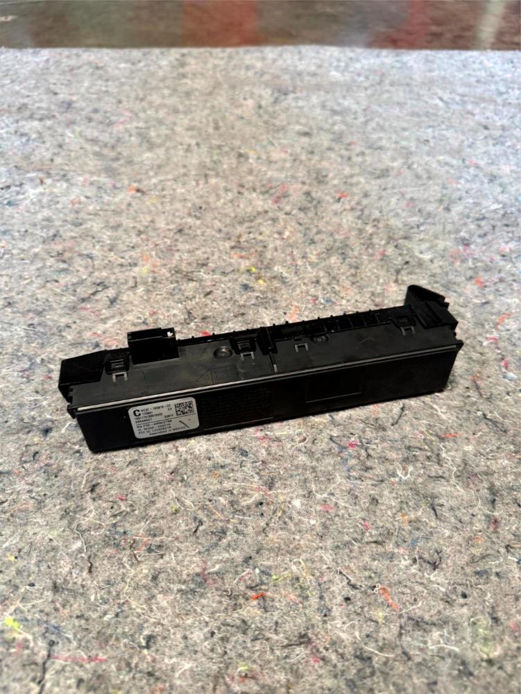 2022 Ford Raptor Sd Pickup Communication Control Module HC3T18D816CC OEM – photo 1